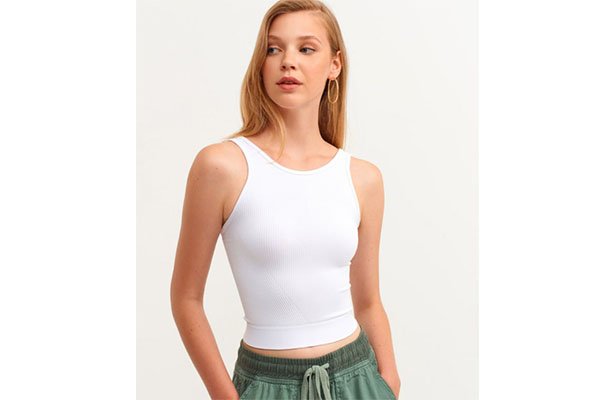 توب أبيض بحمالات White Tank Top